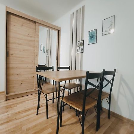 Pielegniarek 5 By Homeprime Krasków Eksteriør bilde